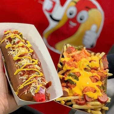 Smash my buns hotdog and loaded chips