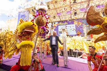 Mayor Frank Carbone with Golden Dragon
