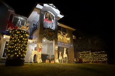 light up christmas competition winners