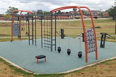 Outdoor fitness equipment at Bosnjak Park (Edensor Road)