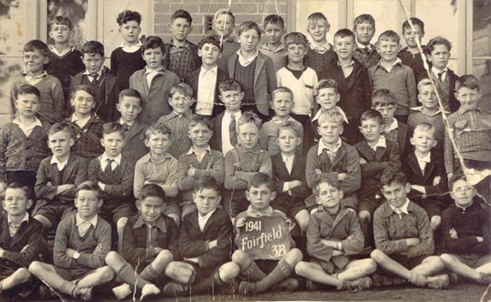 Black and white photograph of young boys from class 3B in Fairfield, 1941