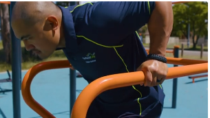 How to use the Dip Machine at Fairfield City's Outdoor Gyms.png