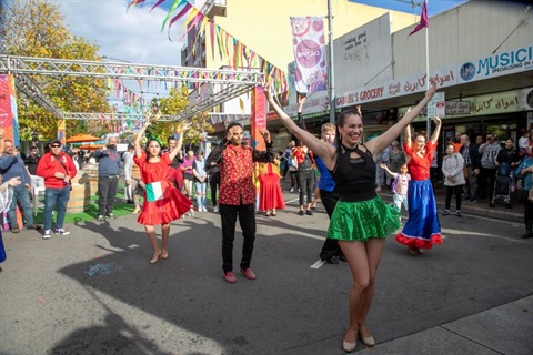 Roaming performers at Culinary Carnival 2022