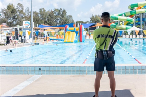 Prairiewood leisure centre pool and lifeguard