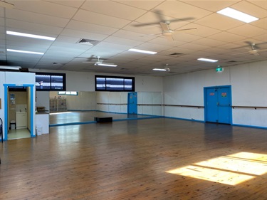 Interior view of 11 Prince Street including wall mirror