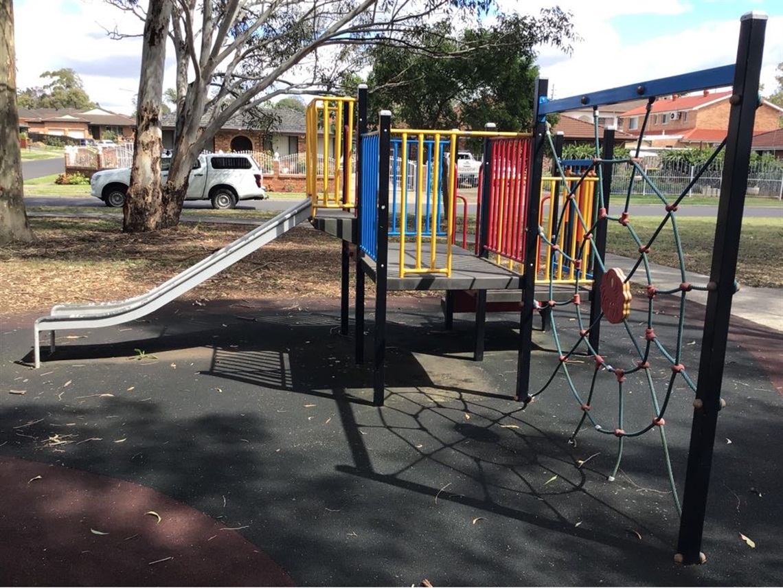 Crosio Park Playground.
