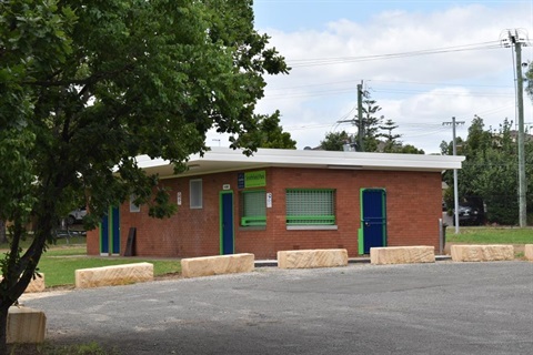 Amenity building and toilet block at Smithfield Park